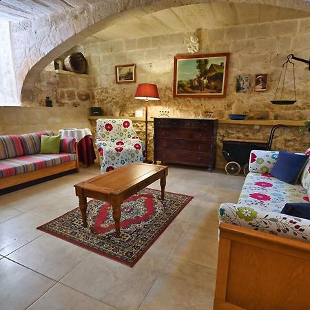 הוילה Għarb Mill House מראה חיצוני תמונה