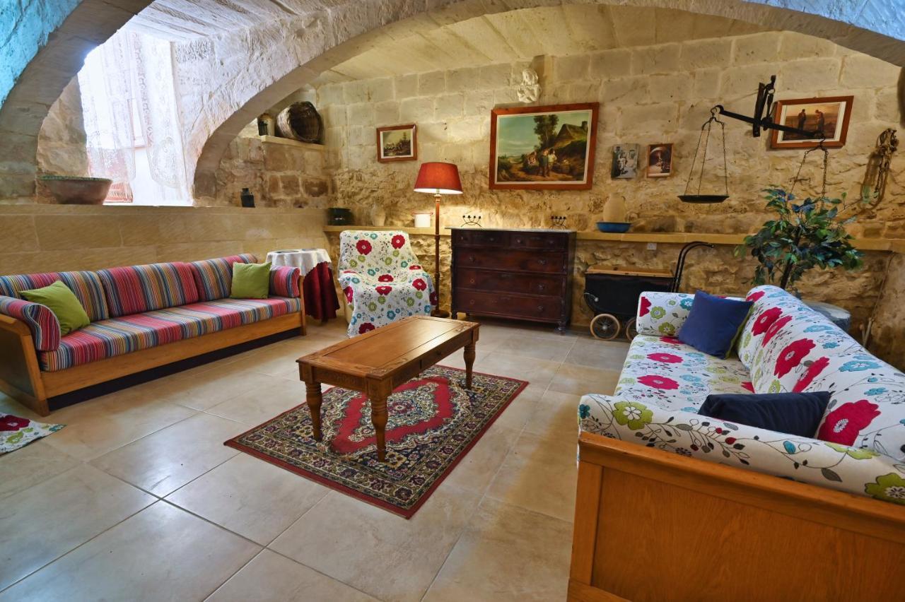 הוילה Għarb Mill House מראה חיצוני תמונה