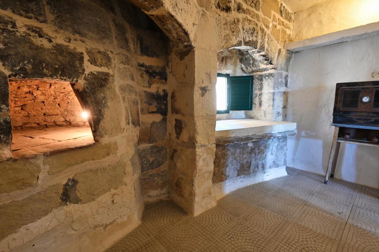 הוילה Għarb Mill House מראה חיצוני תמונה